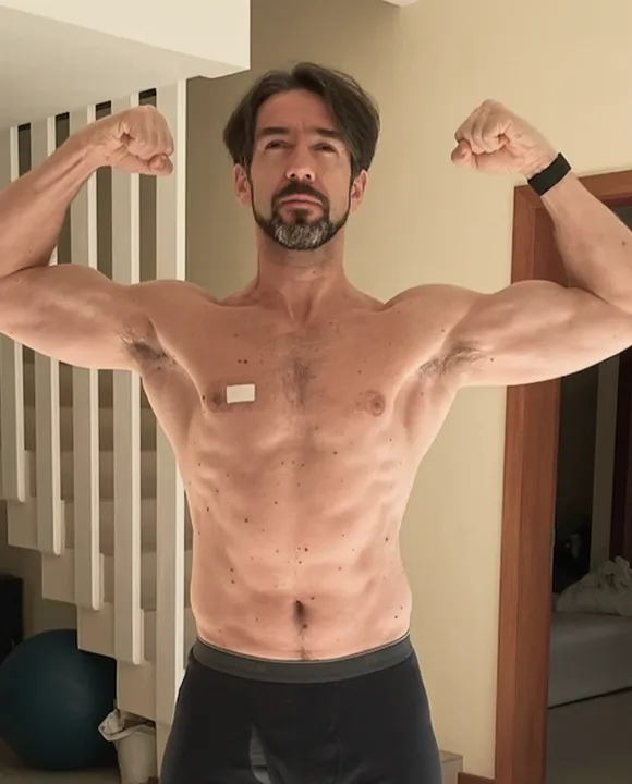 Benoît à 42 ans, physique athlétique